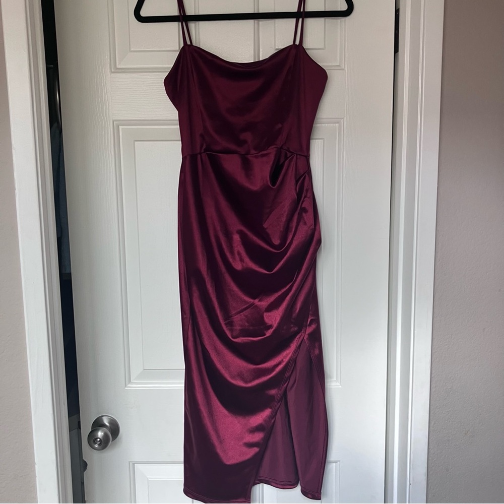 New Windsor Formal Burgundy Dress